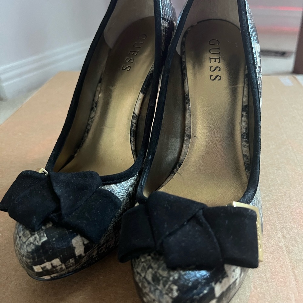 Guess dress shoes